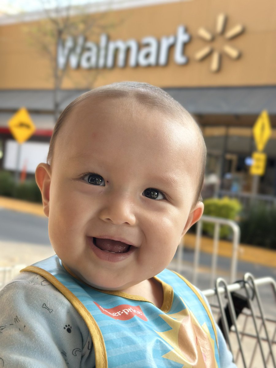 kikezeusone's tweet photo. El nuevo rostro de la tienda preferida del bebesote, vean su GRAN SONRISA @WalmartMexico @WalmartMXyCAM @Walmart @WalmartWorld https://t.co/2UJxBOT8mk