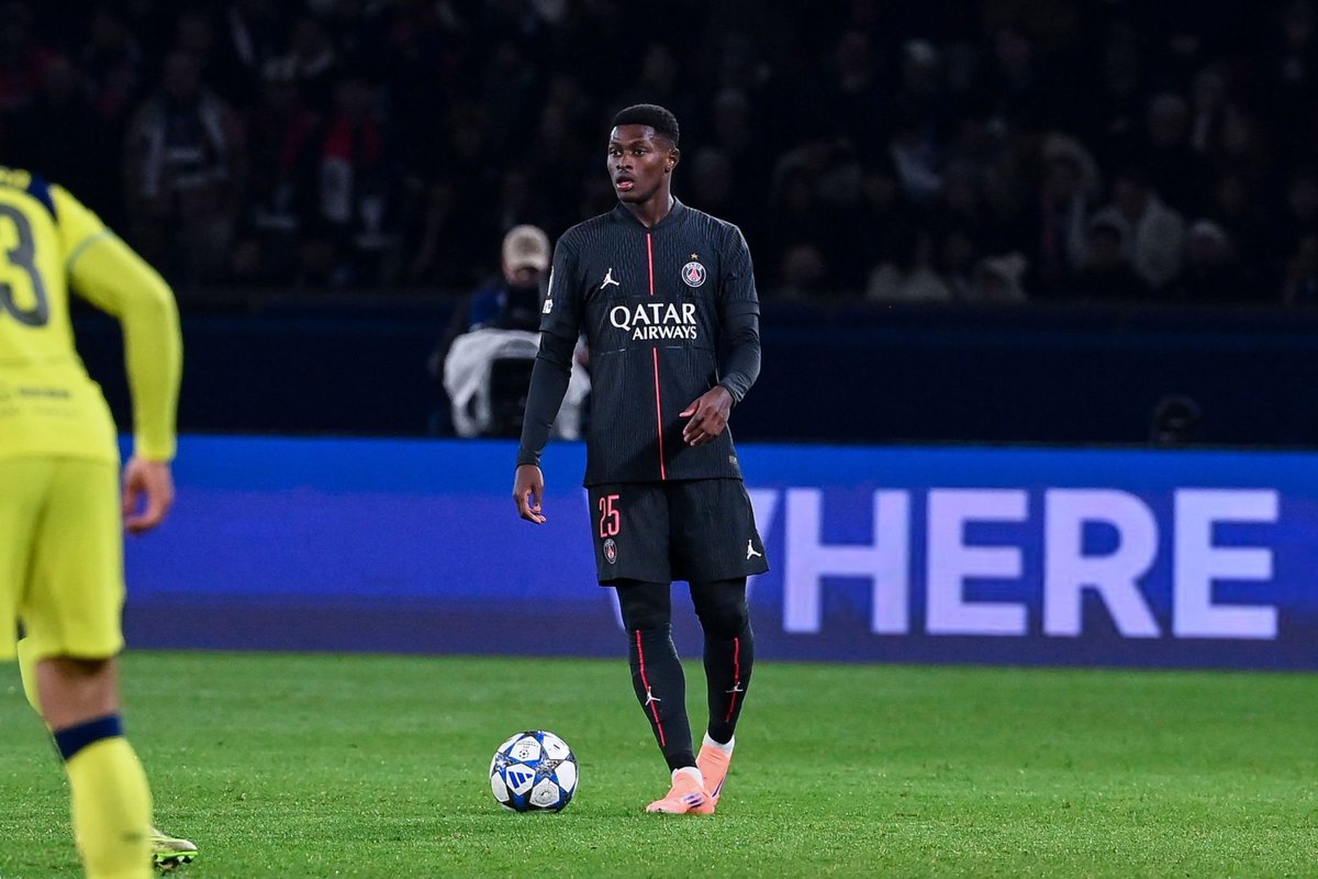 VibesFoot's tweet image. 🔴 𝗡𝗨𝗡𝗢 𝗠𝗘𝗡𝗗𝗘𝗦 𝗡&apos;𝗘𝗦𝗧 𝗣𝗔𝗦 𝗕𝗟𝗘𝗦𝗦𝗘́ ! 🇵🇹❌

Il a été sorti par simple précaution pour ne pas prendre de risque. 

🗞️ @le_Parisien