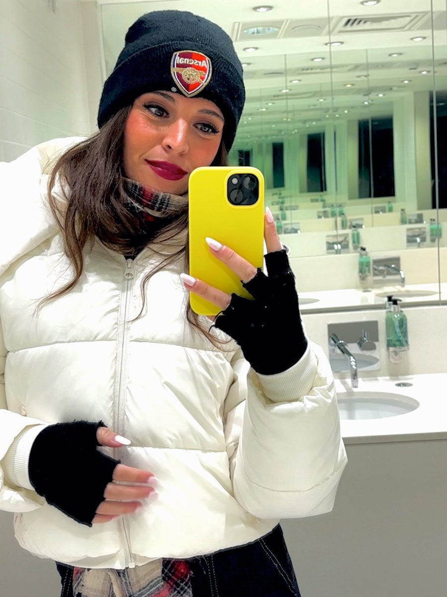 Happy Champions League Night ⚽️⚽️❤️🤍✨ top of the table x2, top in England, top in Europe 🫶 happy Arsenal day 🥰 COYG <a href="/Arsenal/">Arsenal</a>