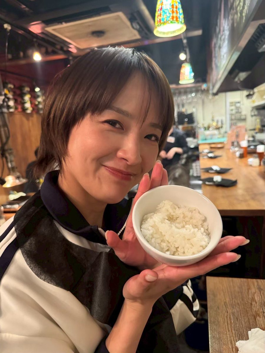 ai_mukai24's tweet image. おはようございます☀
本日、11月27日向井藍はデビュー10周年を迎えました。

すぐに辞めるつもりが大好きになっていつのまにか10年。

みなさん、
愛してくれてありがとうございます。