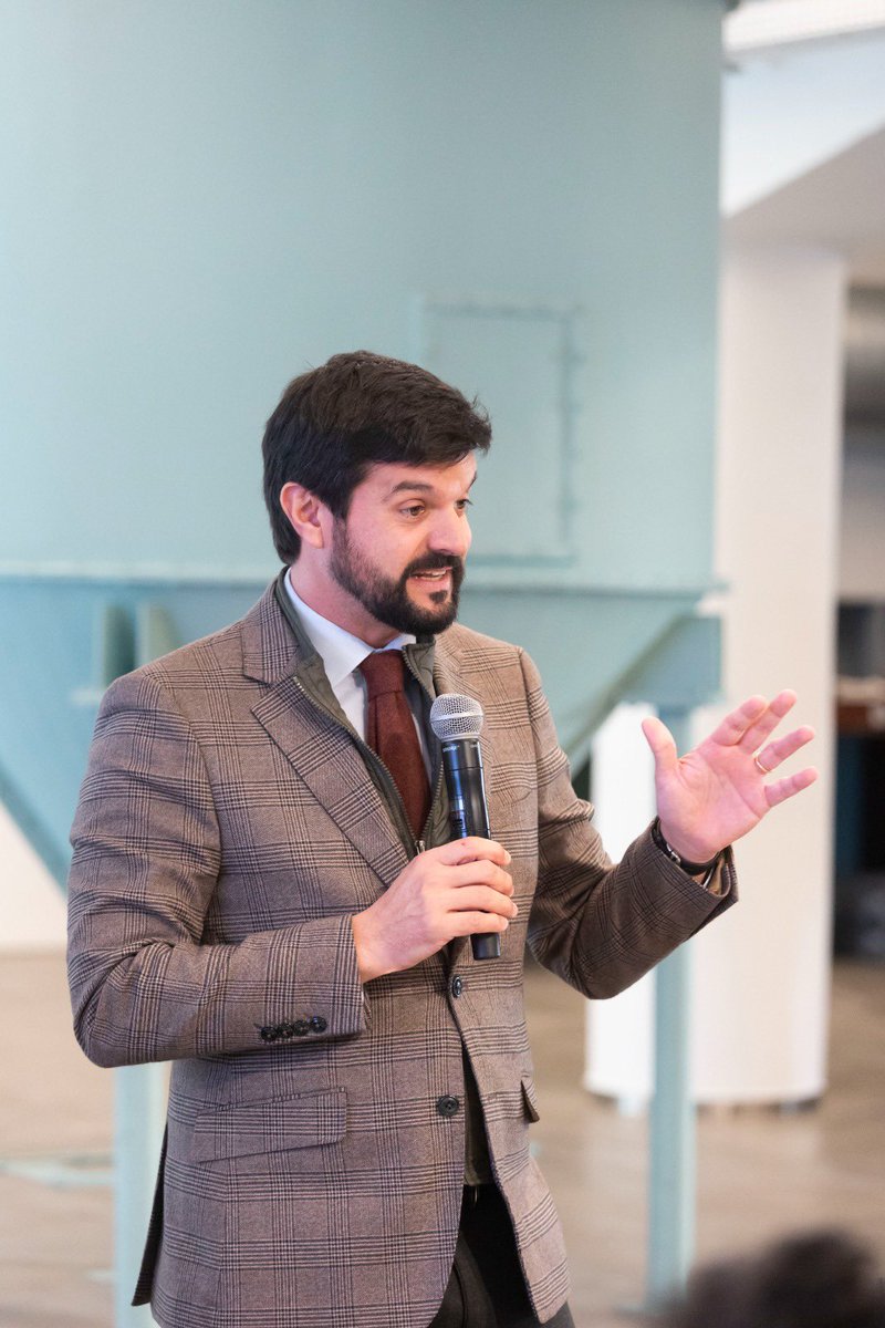 🎓 Avui hem mantingut una reunió amb el jurat de la Festa de l’Esport Català 2025, amb l’objectiu de deliberar i seleccionar els i les finalistes d’aquesta 29a edició.

El jurat, integrat per representants de la organització de la Festa com el <a href="/esportcat/">Esports</a>, <a href="/diariosport/">diariosport</a> i @ufeccat,