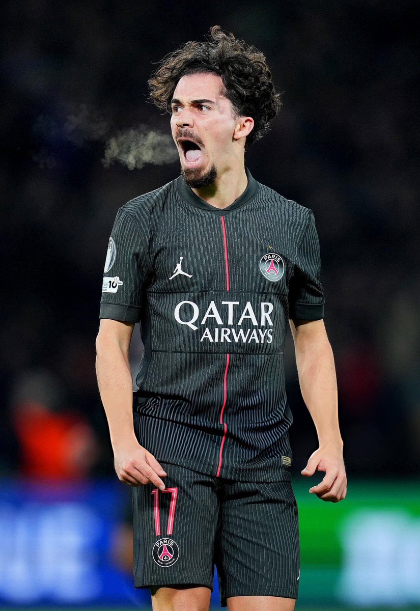 vitinha's tweet image. Quelle nuit de Champions 🤯❤️💙
⚽️⚽️⚽️
Allez Paris!!