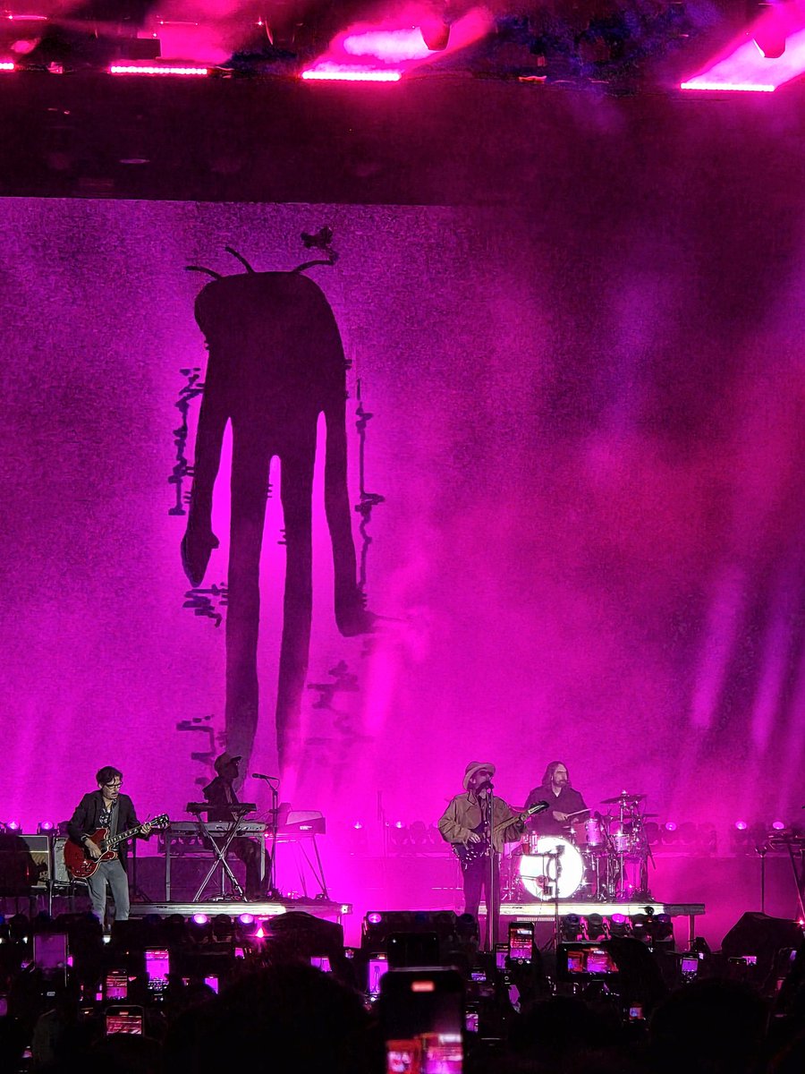 SINALTAC's tweet image. #Zoé rinden homenaje al #MemoRexCommander desde el #TecateComuna 👁