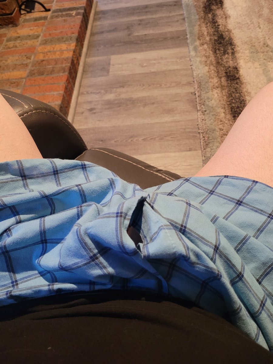 What's in da undies? Wanna take a peek inside?