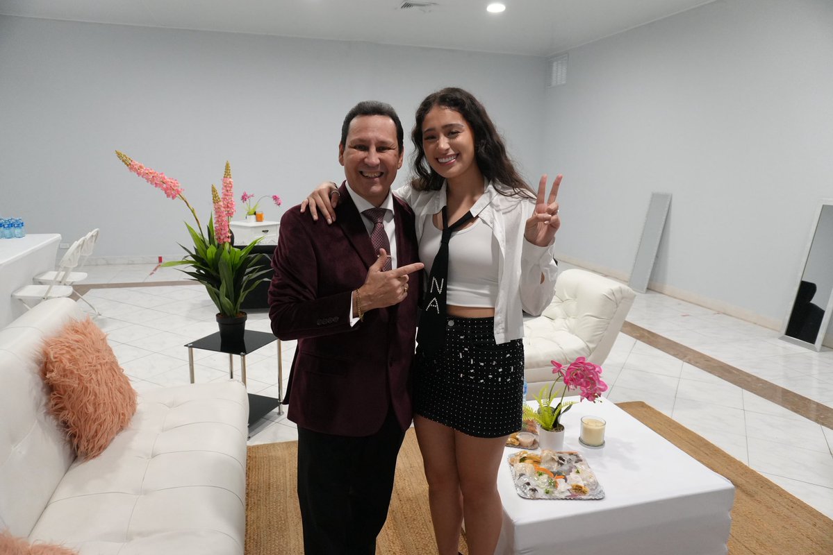 NikkiAlva_'s tweet image. La palabra es… “iconic” ✨🙏🏼📸

☆

#nikkialva #youknowwhoiam #thatsright #onemoretime #salsa #salsaromantica #salsanueva #salsadancing #salsamusic