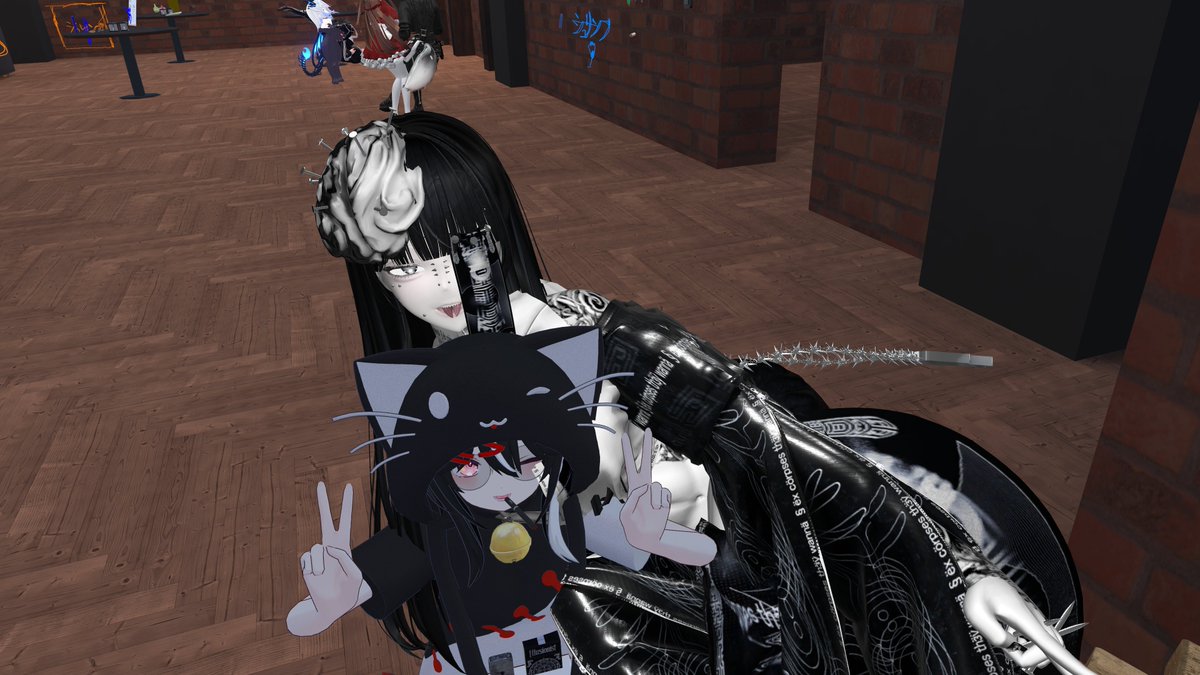 carnophage_'s tweet photo. 昨日はハロウィンイベント最終日
ZON���んと2人のテーブルでキャストさんとのお話楽しかった！毎回ハロウィン衣装気合入ってて��すごいわ。
最後までシュリンプカクテルは食べられなかったよ…
#BarHallows https://t.co/dV4KVC7B2y