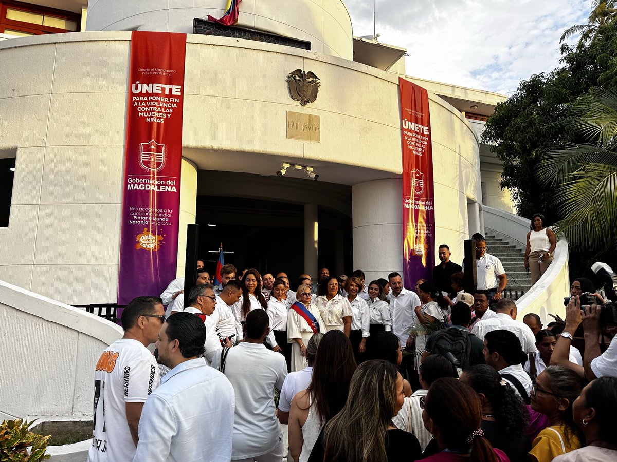 fabian_bolano's tweet photo. Con la mayor sobriedad posible, hoy tomó posesión como Gobernadora elegida democráticamente para el departamento del Magdalena María Margarita Guerra

Acá las ciudadanías han comprendido el
valor del voto, del bien común y de la dignidad democrática

Fuerza Ciudadana además demuestra que cuenta con el apoyo popular.

El gobierno de izquierda que sí da resultados sigue adelante