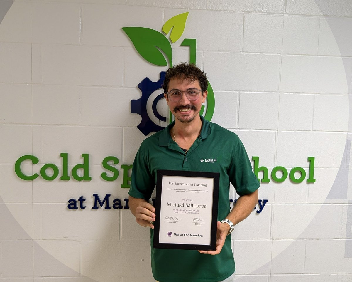 MarianUniv's tweet image. We’re proud to celebrate Marian alumnus Michael Saltouros ’20, recipient of the Lisa Sablosky Alumni Award for Excellence in Teaching from Teach for America Indianapolis! 

#MarianUniversity #GoKnights #Educator