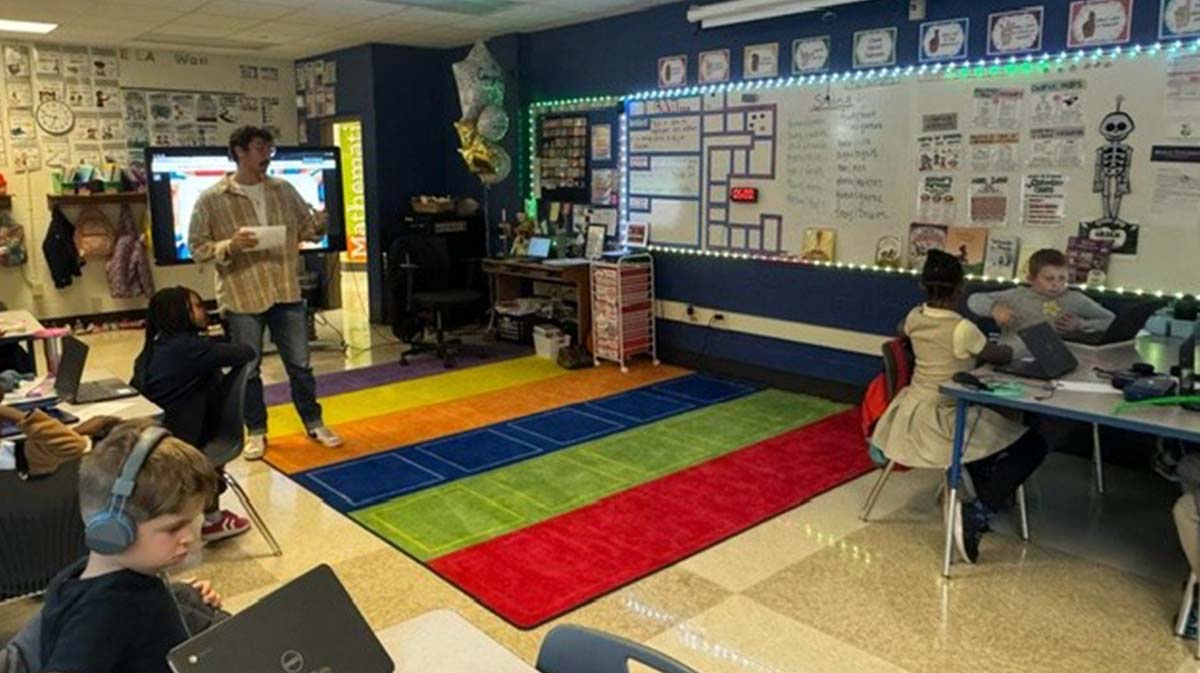 MarianUniv's tweet image. We’re proud to celebrate Marian alumnus Michael Saltouros ’20, recipient of the Lisa Sablosky Alumni Award for Excellence in Teaching from Teach for America Indianapolis! 

#MarianUniversity #GoKnights #Educator