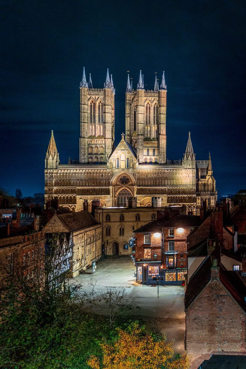 Views from <a href="/LincolnCastle/">Lincoln Castle</a> towards <a href="/LincsCathedral/">Lincoln Cathedral</a> this evening 📸