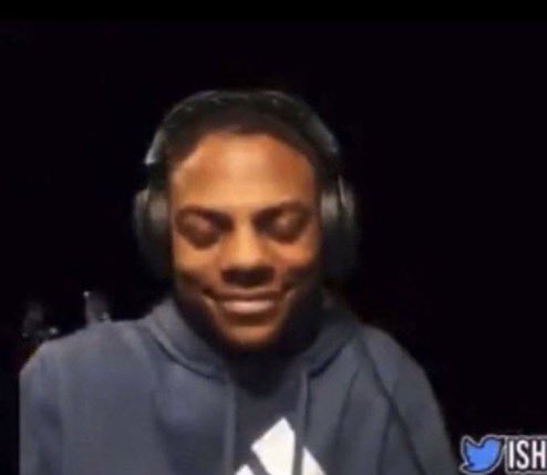 graacii_ii's tweet photo. @backthatup7 It’s about to be December… https://t.co/bS3eErKGg7