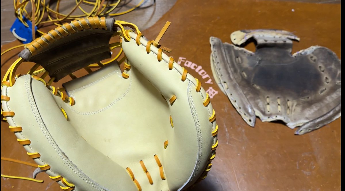 キャッチャーミットの捕球面張り替え‼️
破れ補修をしたり各箇所補強をしたり加工には様々なやり方がありますが、型崩れや部分的な傷みなどの問題を一発解決できるこの加工😌ミット作成の経験をしてきたからこそ可能なリペアカスタム加工です‼️

動画はコチラ▼
youtu.be/UoIkXJmScSk