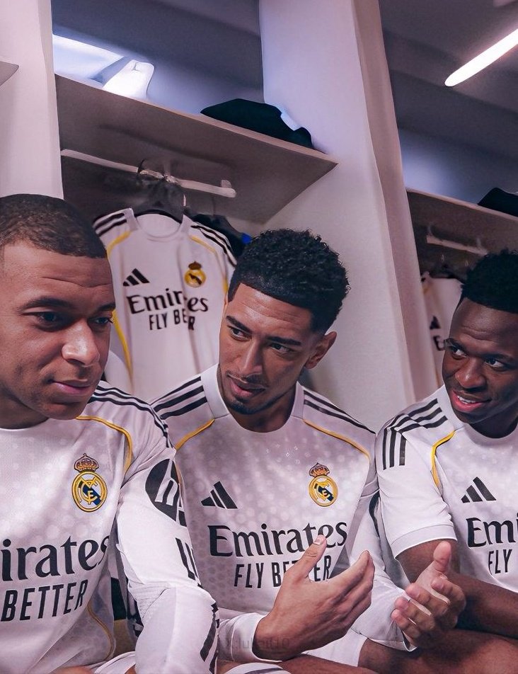 3setproblem's tweet image. Keep the shirts white, keep the nights chaotic, and keep Europe trembling. This is your competition. ⚪️🔥

BRING ON THE CHAOS !!!!!!!!!!!

#RealMadrid #UCL #slot #mbappe #championsleaugue