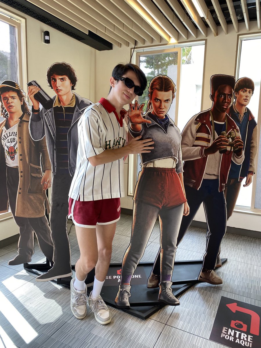 ¿ɐɹnʇuǝʌɐ ɐɯıʇןn̗ ɐ ɐɹɐd soʇuoɹԀ 😭🚲🧇👩🏻‍🦲🔦✨

.
.
.
.
.
.
#StrangerThings5 #StrangerThings #Hawkins #mundoinvertido #Vecna #Demogorgon #MillieBobbyBrown #McDonaldsBrasil