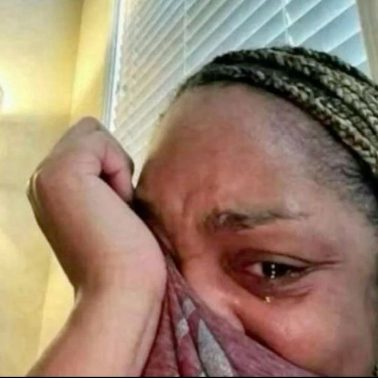 Eu assim a partir do momento que clicar o play no primeiro episódio
#StrangerThings5 
#StrangerThings