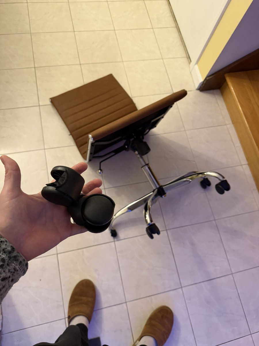 outofcheck's tweet photo. Aftermath of today’s stream 😳 https://t.co/XnFfgPX2PO
