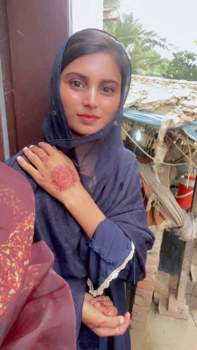 FarazPervaiz3's tweet image. Pakistan: A 17-year-old Hindu girl, Sonia Bai, has been abducted, from Village Zareen Khan Pathan in the jurisdiction of Jhol Police Station, Sanghar.

The family is in deep distress, fearing that Sonia has been abducted, raped, forcibly converted to Islam, and married off to a…