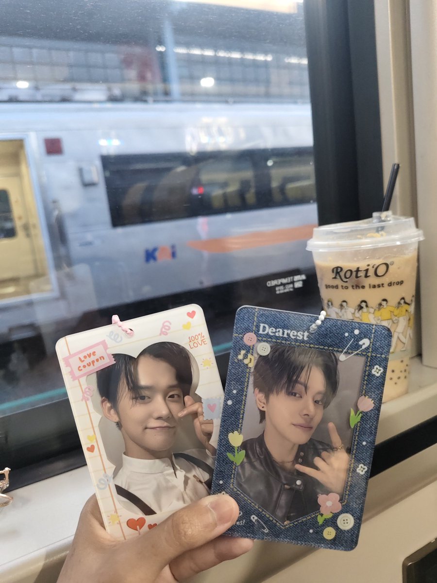 cyjbinnie_'s tweet photo. Lagi dan lagi kereta'an jarak jauh sendiri, bawa 2 kembar buat nemenin🤗🥰 https://t.co/tCDppYhJv6