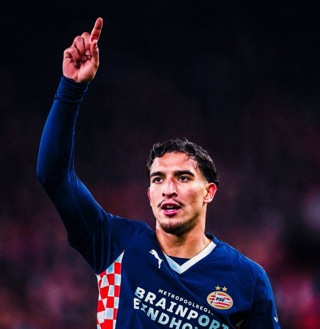 centregoals's tweet image. 🚨🚨| OFFICIAL: Couhaib Driouech receives the Man of the Match award after he scored a BRACE in PSV’s 4-1 win vs Liverpool. 🇲🇦🎖️