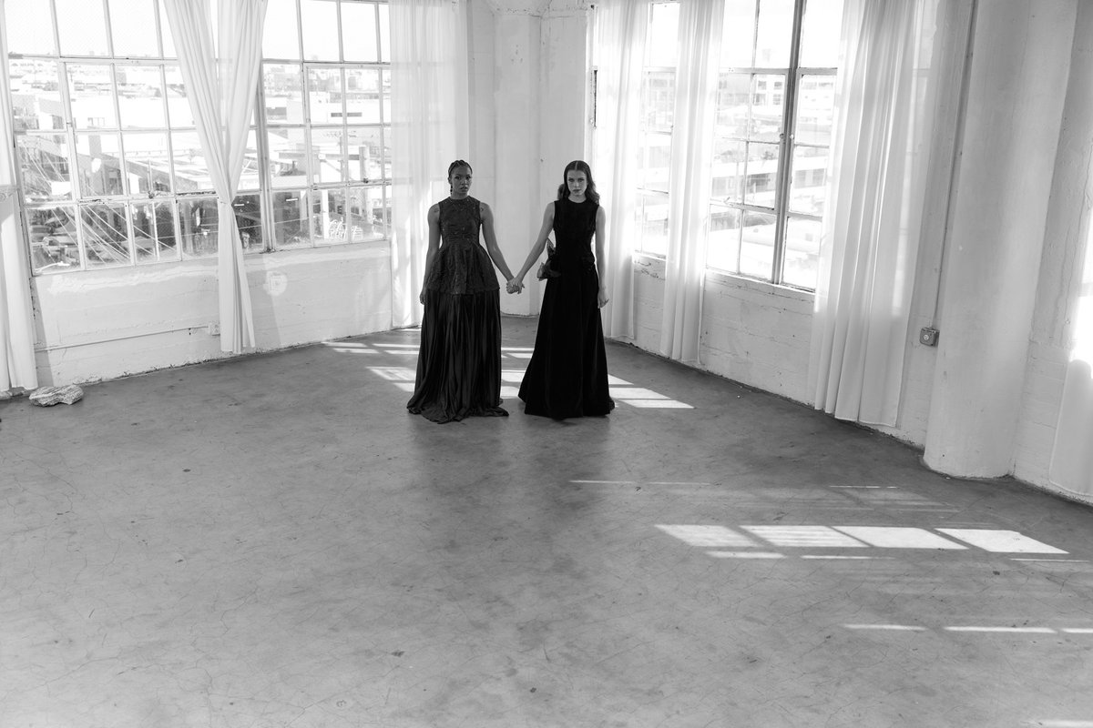 josephejiro_'s tweet photo. Bound by light, shaped by craft.

A moment from our newest collection, celebrating connection, couture detail, and the power of sculpted black silhouettes.

Lens: @mwdirector

#JosephEjiro #LuxuryFashion #SustainableFashion #CoutureDesign #BlackCouture #FashionEditorial #Designer https://t.co/4heBlJeBPs