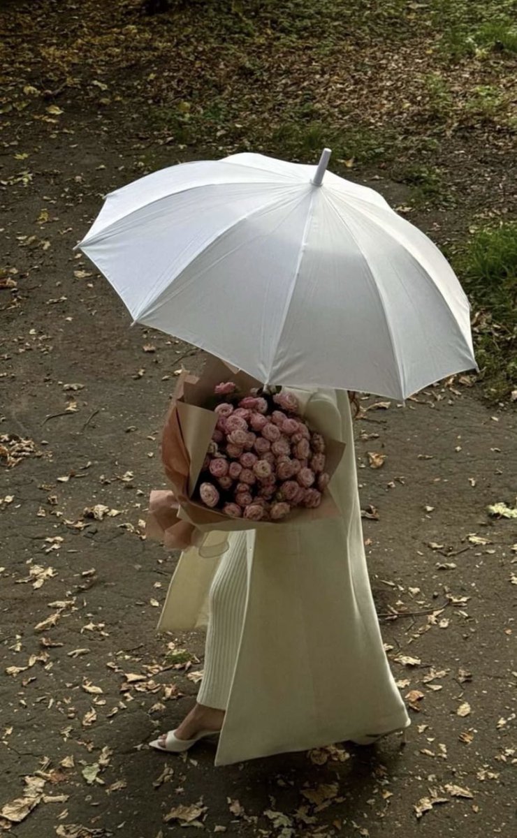 صباح الخير ،،

في قانون الصباح، لا تقرا ما يُزعجك، ولا
تسمع ما يُعكر مزاجك، ولا تتحدث مع من
لا يروق لك ..

          "كن انتقائيًا بكل ما تستطيع" 🤍