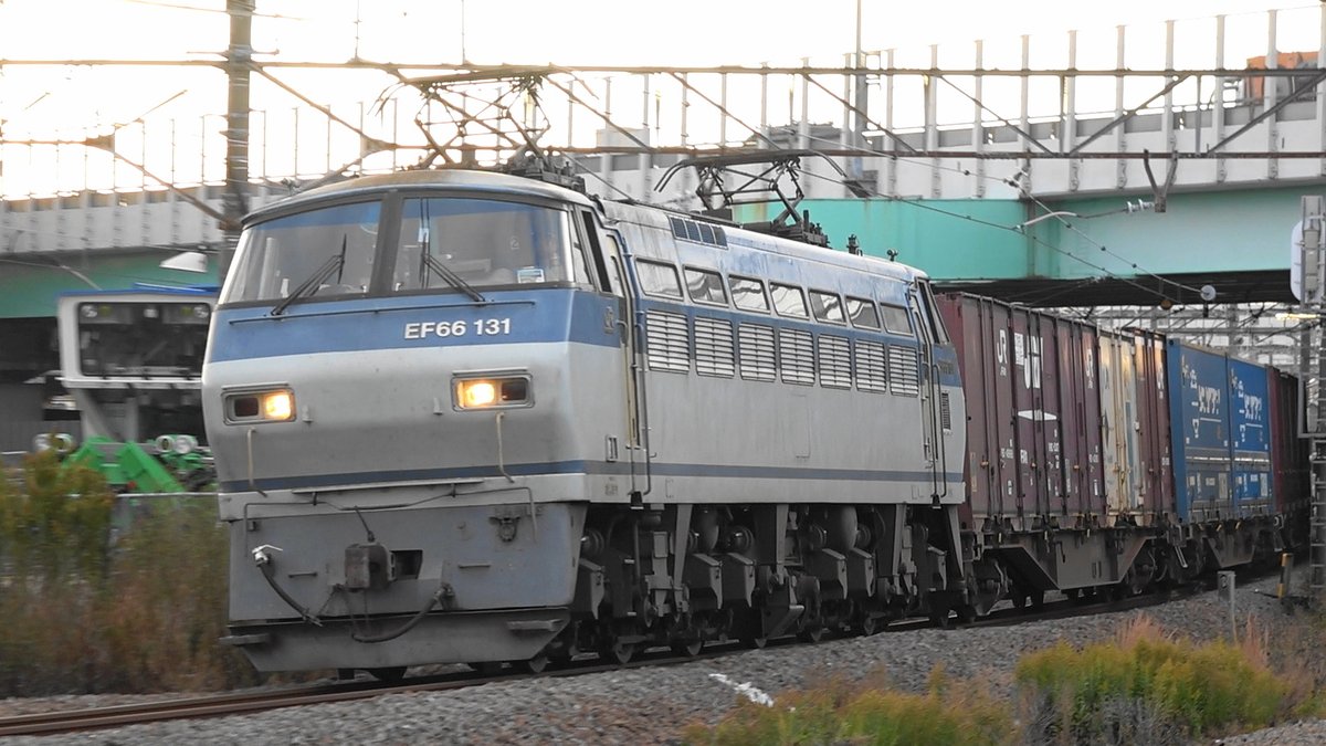 to38671_2's tweet image. EF66 131 遅 2066レ 2025/11/27 府中本町　
約２時間の遅れのお陰で撮れた。　動画添付　
x.com/to38671_2/stat…
#EF66#2066レ