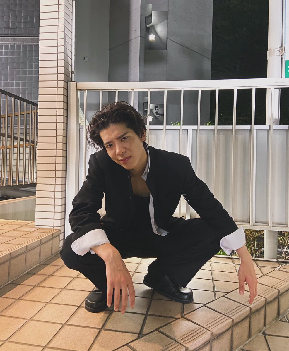 oshidoraEX's tweet image. 𓏸𓈒 🎈🎂⋆⸜⊹₊ 𝐇𝐚𝐩𝐩𝐲 𝐁𝐢𝐫𝐭𝐡𝐝𝐚𝐲 ₊⊹⸝⋆🎂🪅𓈒𓏸◌

本日11月27日は …
#松島聡 さんのお誕生日です🎊👏

＼✨おめでとうございます✨／

ヤンキーな一面もありますが...！？
いつも現場を盛り上げてくれて、
アットホームな空気を作り上げてくれる座長❕…