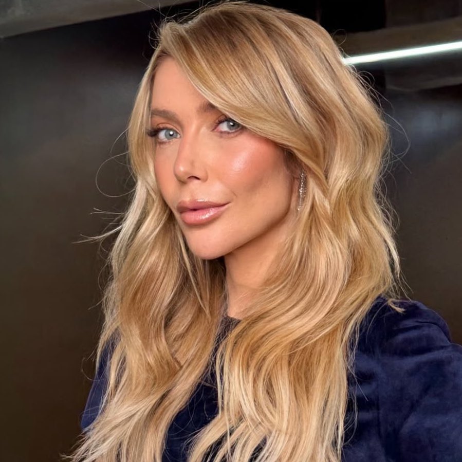 poponze's tweet image. Após Luiza Possi se assumir bolsonarista, Maria Gadú revelou que já teve um relacionamento com a cantora:

“Ore por nós. Que Ele perdoe. Pelo tempo que passamos juntas, os pecados. Deus é misericordioso. Se te perdoou, vai me perdoar também. O tempo que namoramos foi um erro.”