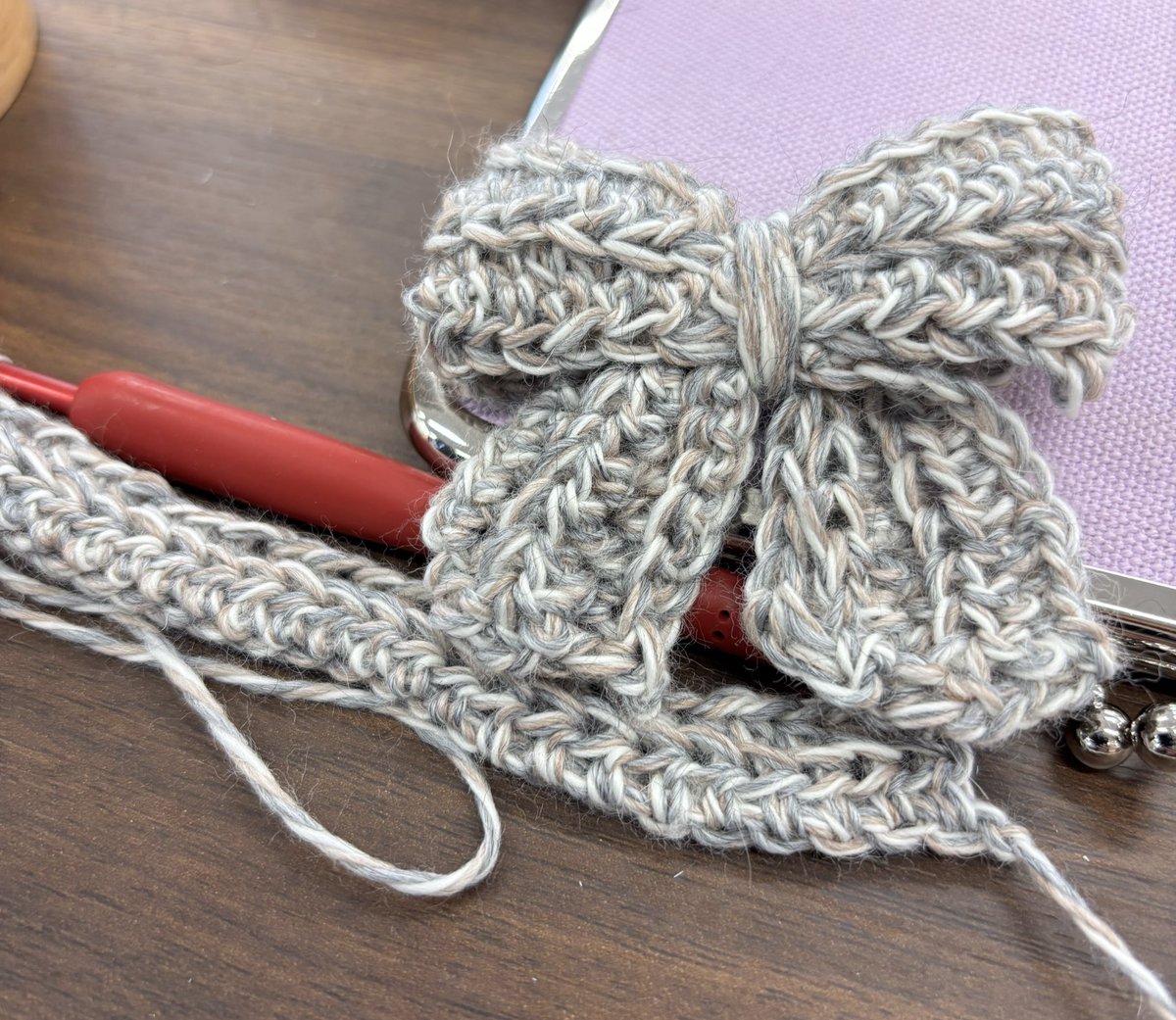 takapipi_3's tweet image. おこんにちは😌
製作所にてリボン🎀編んだ〜😊🎀