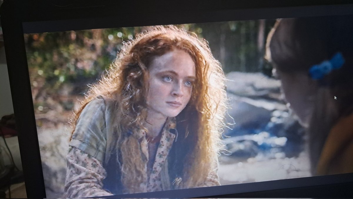 nessimores's tweet image. SPOILERS ST5

eu NAO to maluca, a max ta caracterizada de chapeleiro maluco e a holly de alice eu tenho CERTEZA só n posso provar ainda MAS EU SEI