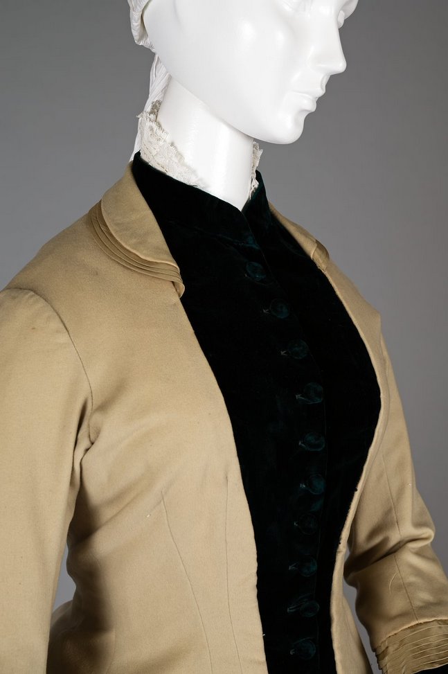 Paris
Maison Soinard,
17 Boulevard Haussmann

Walking Ensemble, 1870s

Wool, silk velvet.
KSU Museum
#FashionHistory