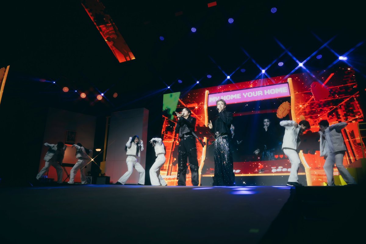 todayentth's tweet image. เริ่ดเลยล่ะ! “แม็กกี้–บาส” เปิดบ้านจัดแฟนมีต เสิร์ฟฉ่ำทั้งฮอลล์อบอุ่นทั้งใจ ในงาน MaxkyBas ‘My Home Your Home’ 1st Fan Meeting

อ่านต่อ : facebook.com/share/p/178g6m…

#MaxkyBas1stFM
#MaxkyBas #แม็กกี้บาส