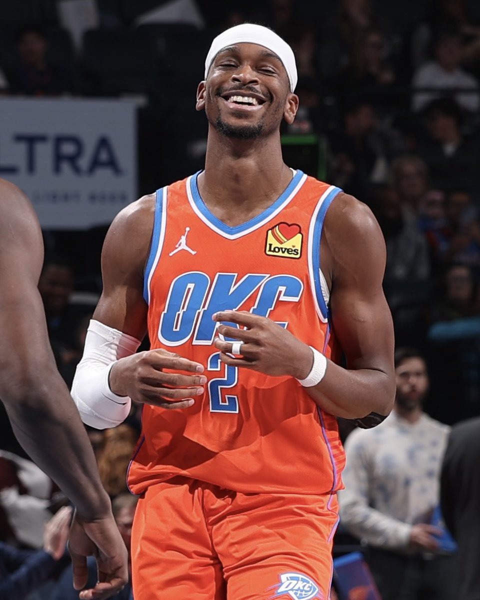 SGA LEADS THE THUNDER TO 10 STRAIGHT WINS 😤⚡️

40 PTS
12-19 FG
15-17 FT