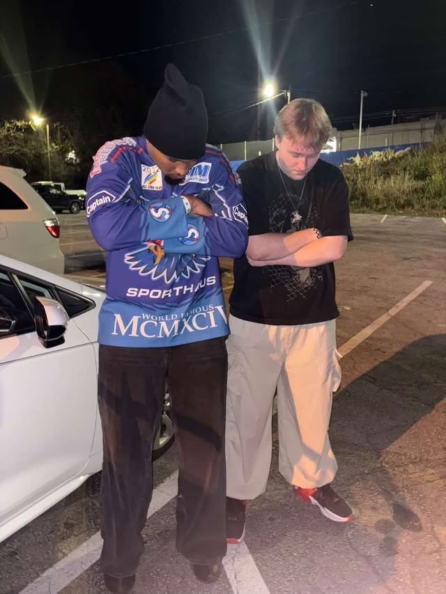 <a href="/Jonathanshemar/">shémar</a> 🐐