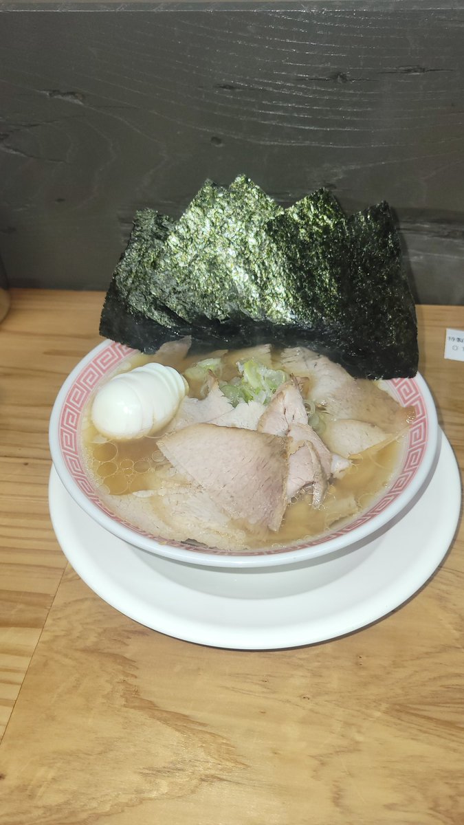 久々に特製中華、チャーシューの脂が少なくて助かる😁