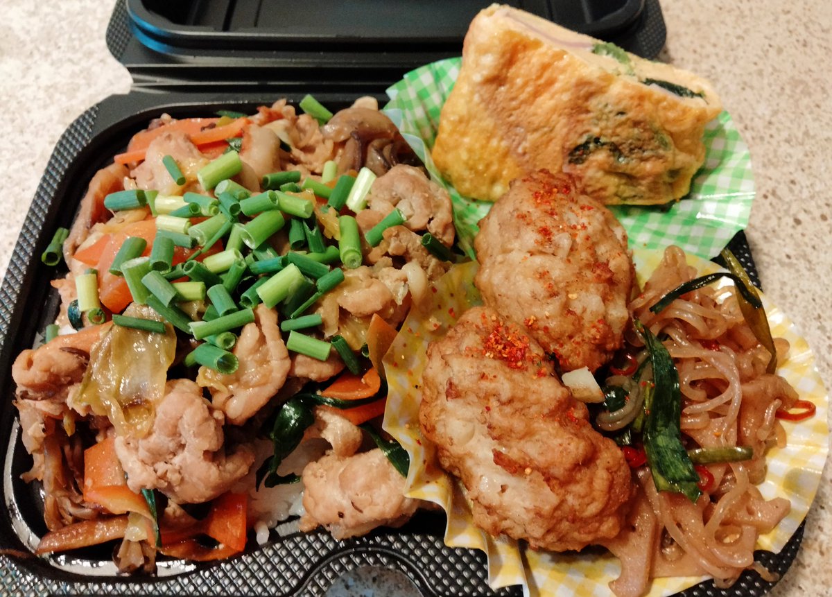 🥢今日のお弁当

今日はスタミナ炒めです❢

#お弁当記録 
#お昼ご飯