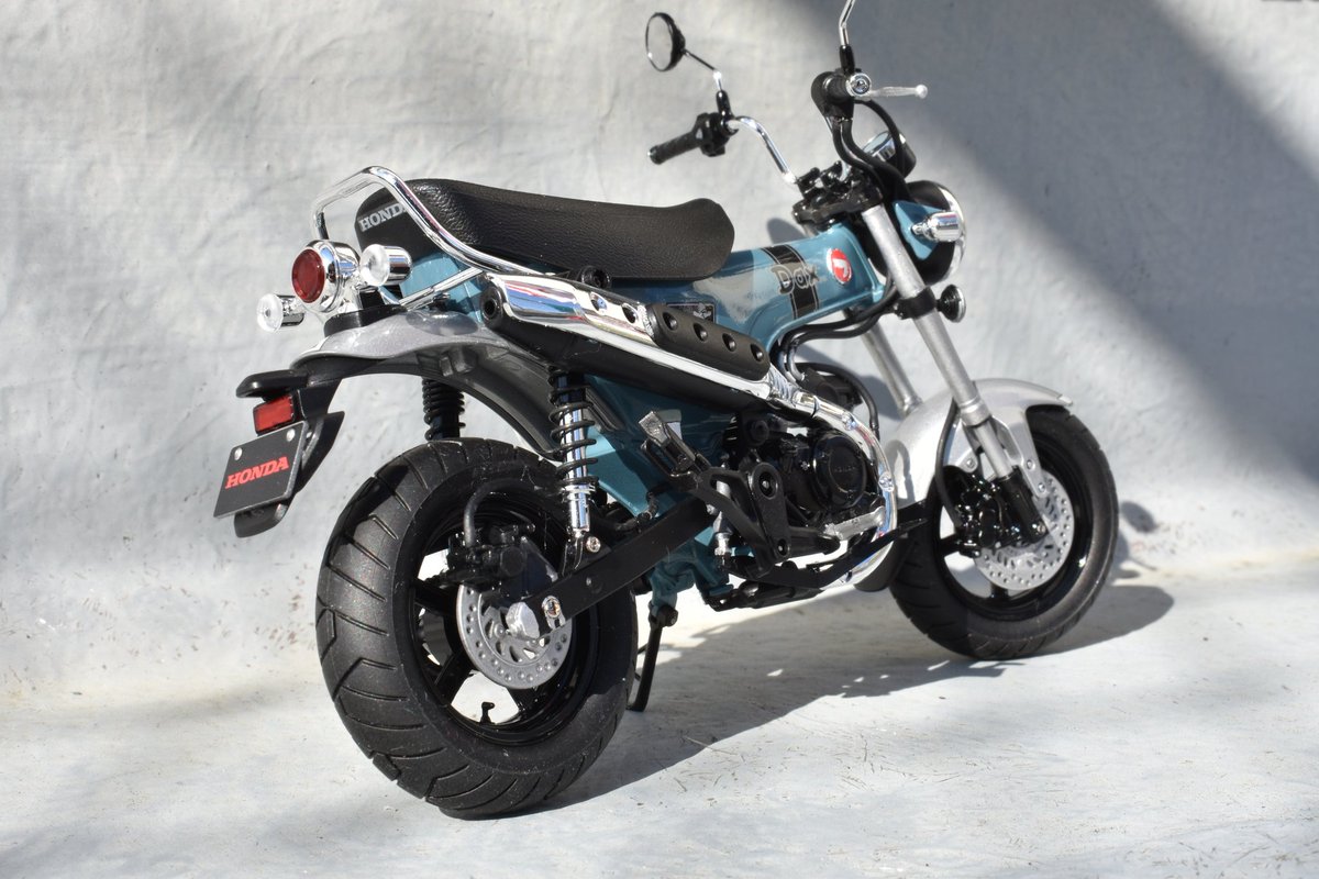 hyundaiと並行してちょっとずつ進めていたタミヤのhonda DAX 125が完成しました✨
最近DAX（実車）が欲しくて、プラモを作ったら熱が落ち着くかと思ったのですが……落ち着くわけないですね😅余計に実車が欲しくなりました😇