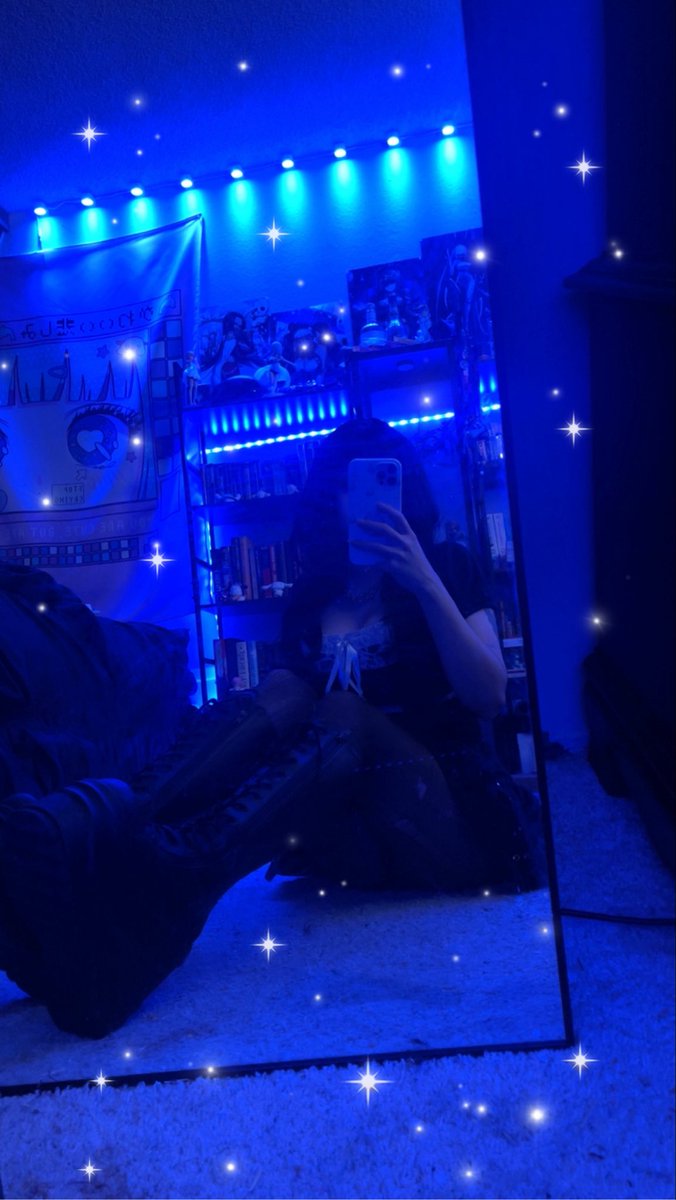 Not new to nsfw twitter 

♡ she/her 
♡ bi
♡ switch
♡ Soft and hard kinks
♡ overwatch
♡ MDNI
♡ selling content 

♡ and ↻ to be moots :3