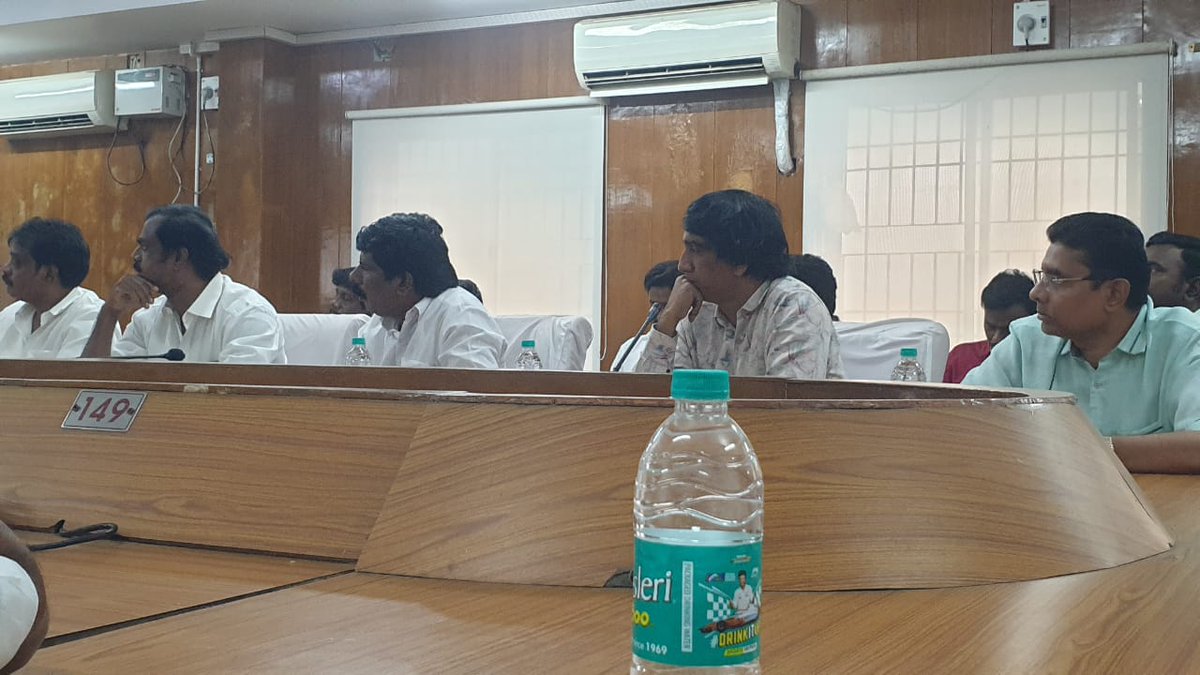 SangeethaMathi2's tweet image. பாஜக சார்பாக 26/11/2025 அன்று வளசரவாக்கம் மாநகராட்சி அலுவலகத்தில் மாவட்ட ஆட்சியர் தலைமையில் மதுரவாயல் தொகுதியில் SIR படிவ விநியோகம் மற்றும் பூர்த்தி செய்யப்பட்ட படிவங்களை திரும்பப்பெறும் நடவடிக்கையில் தற்போதுவரை ஏற்பட்டுள்ள முன்னேற்றம் பற்றியும், BLO / BLA2 கூட்டத்தில்