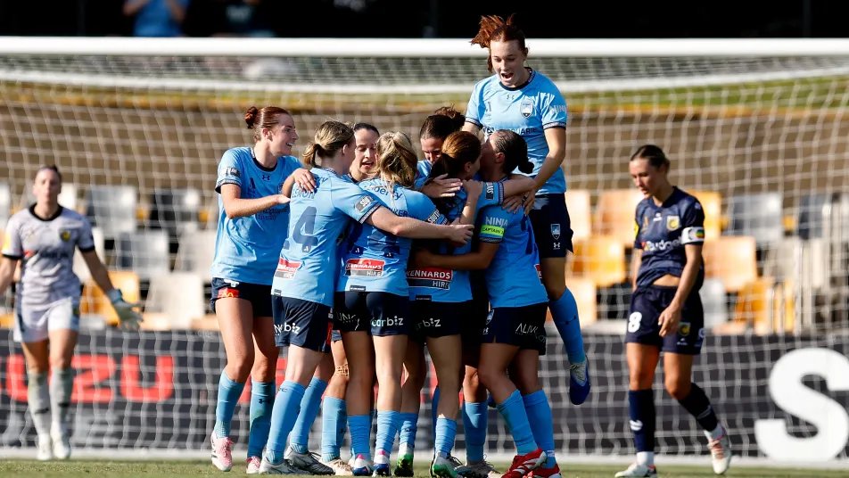 Marcel Tisserand's presser: 

"If you come into Sky Park, you’ll see everybody smiling and happy to be here"

"We’re working together, the women’s team is doing great as well, and the facilities are amazing"

#SydneyIsSkyBlue