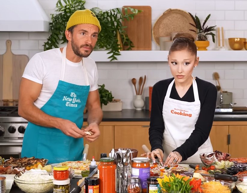 _lolifroyd's tweet image. หน้าตอนได้ยินประโยค &apos;สัปรดในพิซซ่า&quot; 
555555555555555666656666555555555555