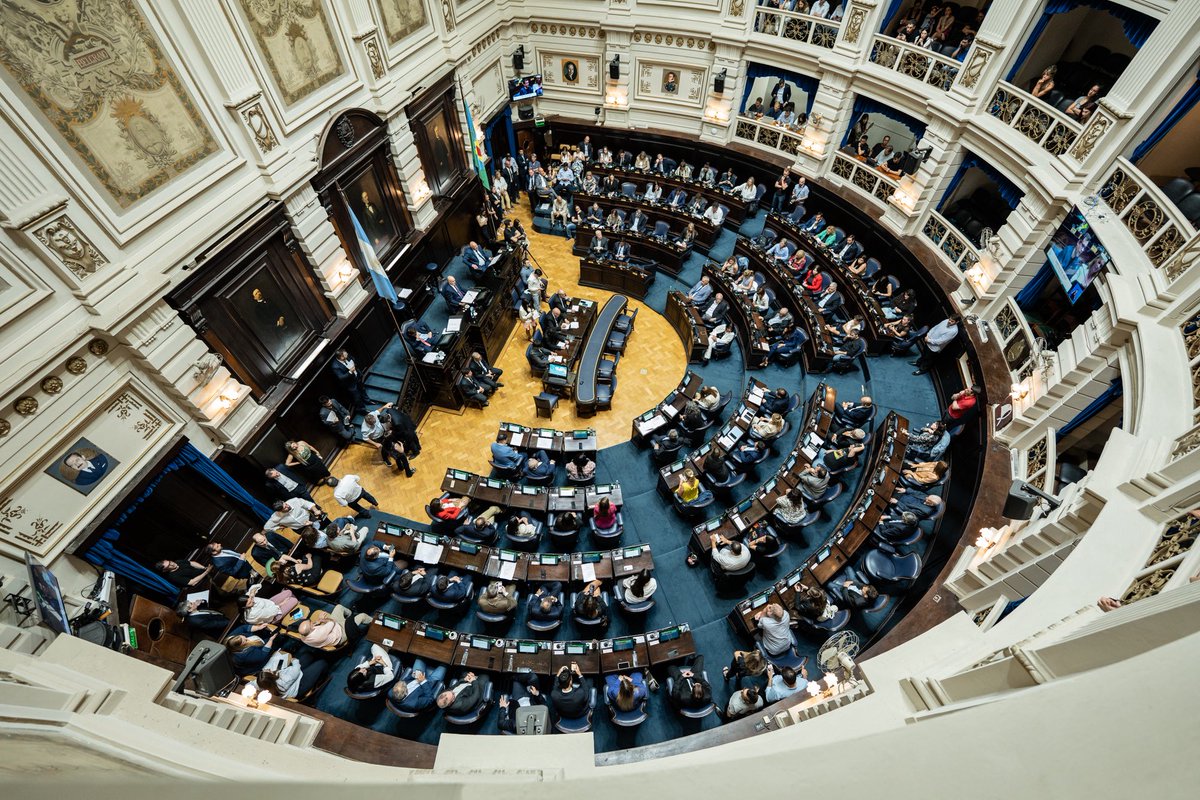 🏛️ En la séptima sesión ordinaria de <a href="/HCDiputadosBA/">Diputados BA</a>, avanzamos con la aprobación del Presupuesto 2026 y de la Ley Fiscal Impositiva, dos herramientas fundamentales para garantizar la planificación, el funcionamiento y la continuidad de las políticas públicas en la Provincia.