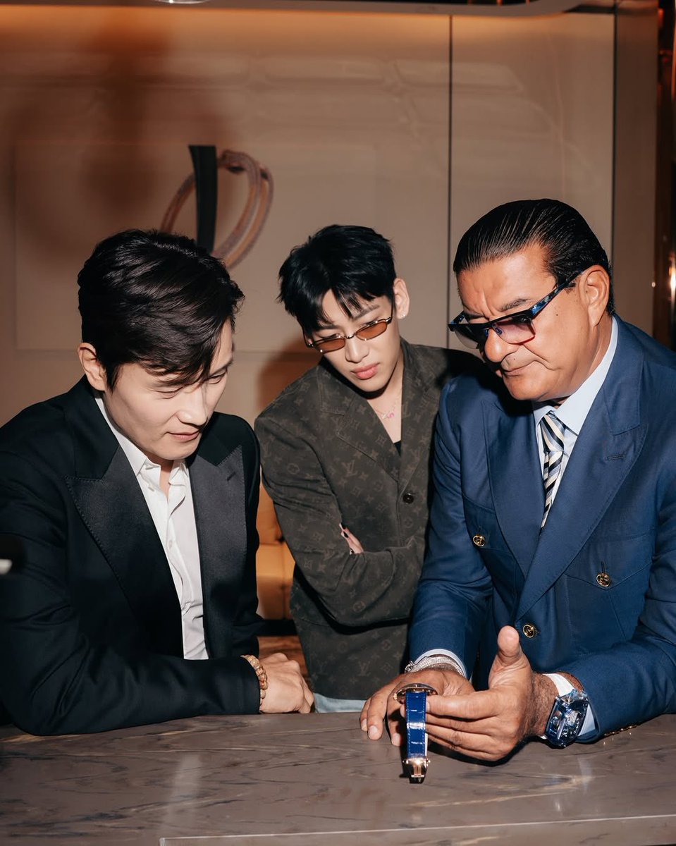 BamBamBooster's tweet image. 251127 | ©️ jacobandco’s IG Update 

Singapore, thank you for an unforgettable night.

#BamBamxJacobAndCoSG
#BamBamxJacobAndCo
#Jacobandco #BamBam @BamBam1A 
@_Jacobandco 

Together with our partners at @sincerefinewatches , we officially opened our first Jacob &amp;amp; Co. boutique in…