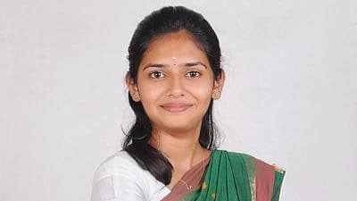 SJB56856832's tweet image. ஒரு பெண் கட்சி மாறினால் அவரை ஆபாசமாக விமர்சிப்பது,

ஒரு ஆண் கட்சி மாறினால் அவரை சிகப்பு கம்பளம் போட்டு பதவி தந்து வரவேற்பது,

தற்குறி 🐿 கட்சி தத்துவம்..!