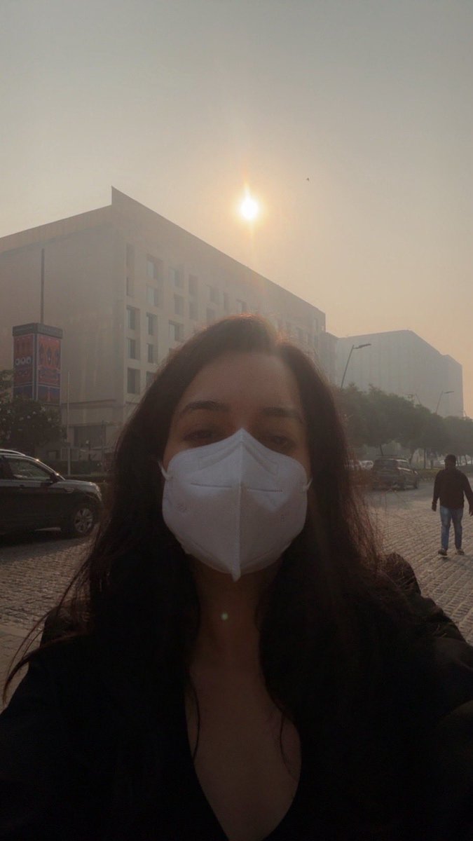 neha_basic's tweet image. Came to meet someone at the AirPort and gifting him a pair of mask! 😷😇🫣

#DelhiPollution #AQI