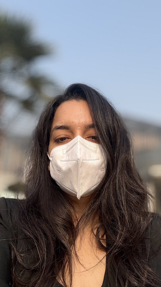 neha_basic's tweet image. Came to meet someone at the AirPort and gifting him a pair of mask! 😷😇🫣

#DelhiPollution #AQI