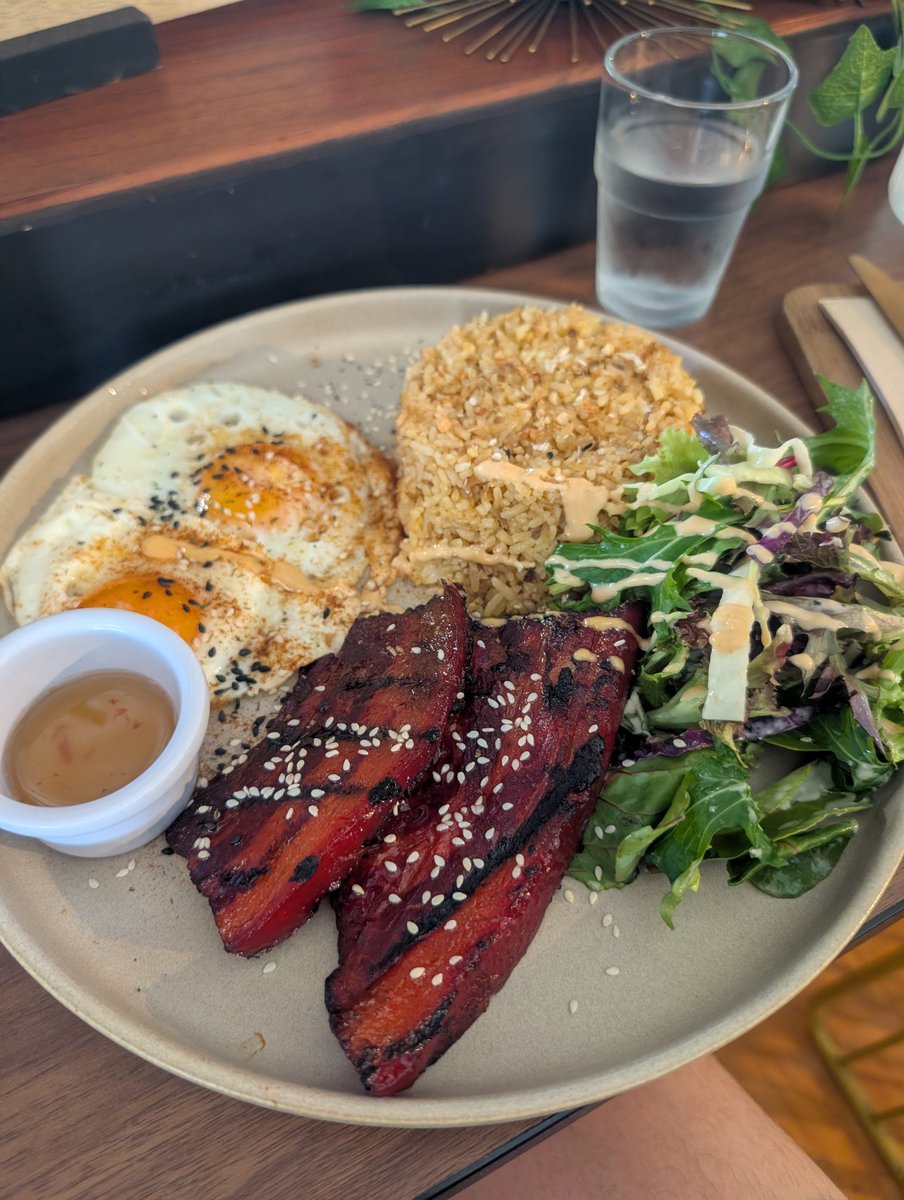 Found a delicious tocino here in Brisbane 🇵🇭🇦🇺 Generous portion size as well. Filipino breakfast is always 👌🔥
📍Sabor Cafe &amp; Grill