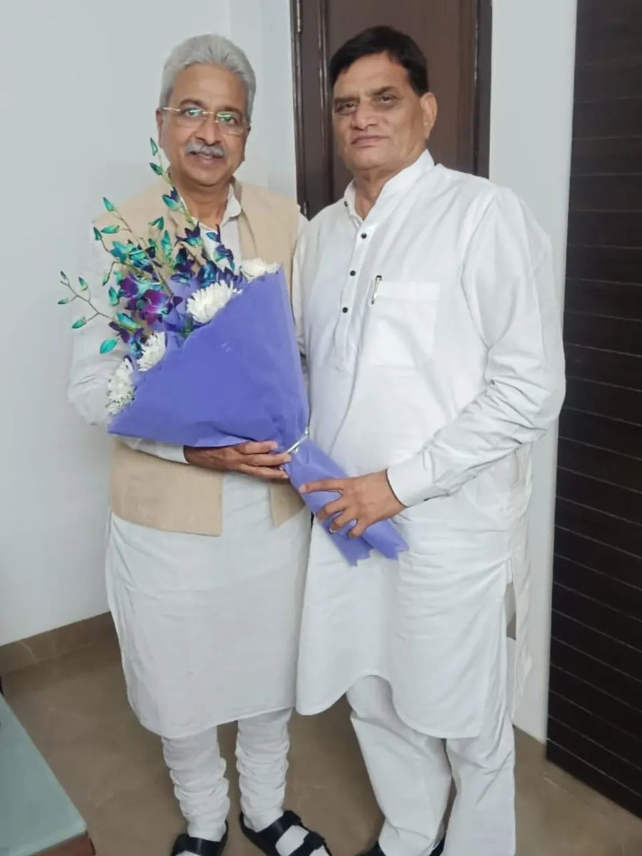 हरियाणा प्रदेश कांग्रेस कमेटी के अध्यक्ष श्री राव नरेंद्र सिंह जी को जन्मदिन की हार्दिक शुभकामनाएँ व बधाई। 

मैं आपके उत्तम स्वास्थ्य व लंबी उम्र की दुआ करता हूँ।
@RaoNarenderS