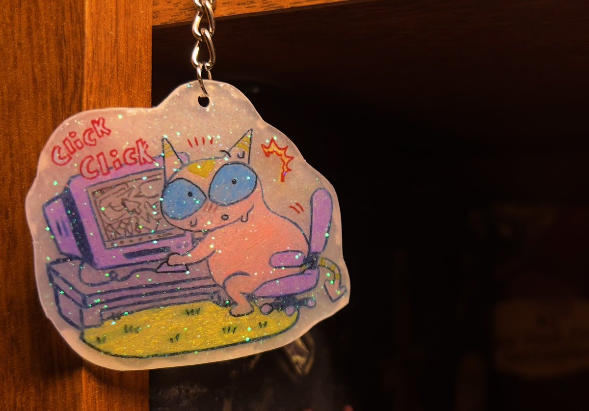 d1rtbug's tweet image. CUTIO KEYCHAIN i made with my BARE HANDS 🤑