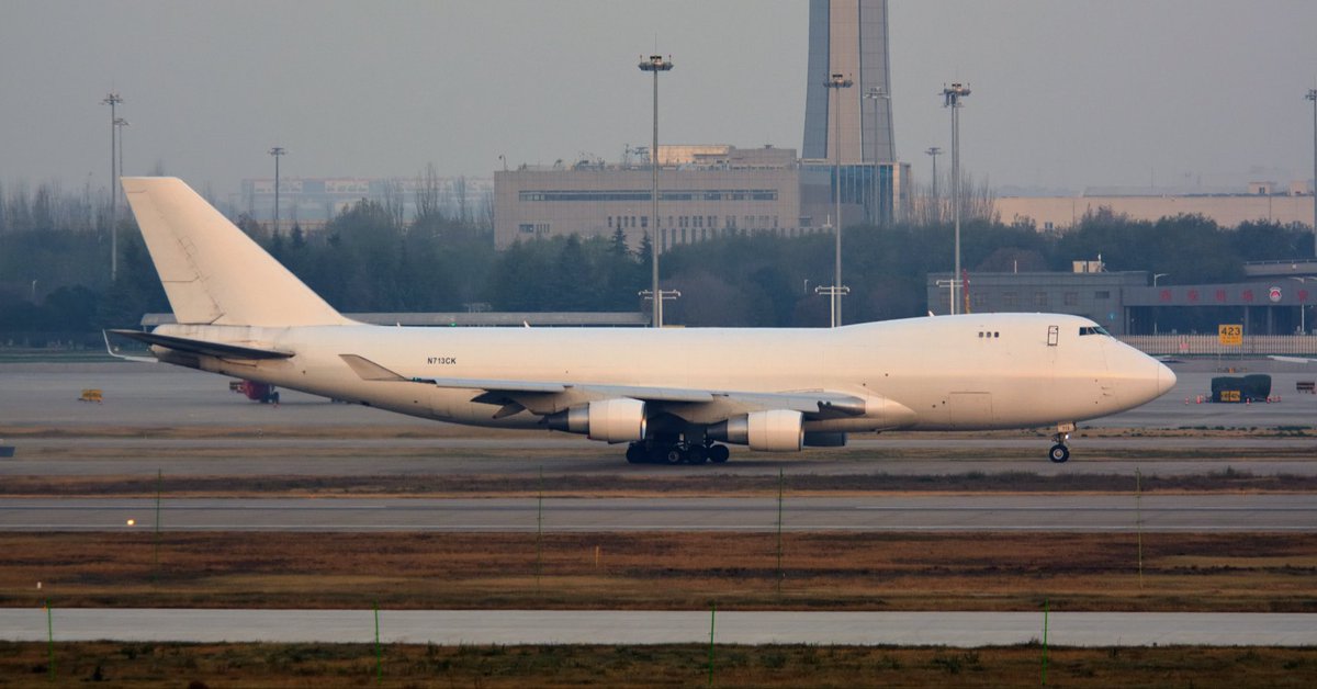 P_2Ko6's tweet photo. The greatest photo I have ever taken throughout this year
(At least it’s the greatest flyable item I’ve ever shot in size)
Boeing 747-400 aircraft N713CK from @KalittaAir in XIY at sunrise hours, Nov 26 2025 https://t.co/quy6wOKZdC